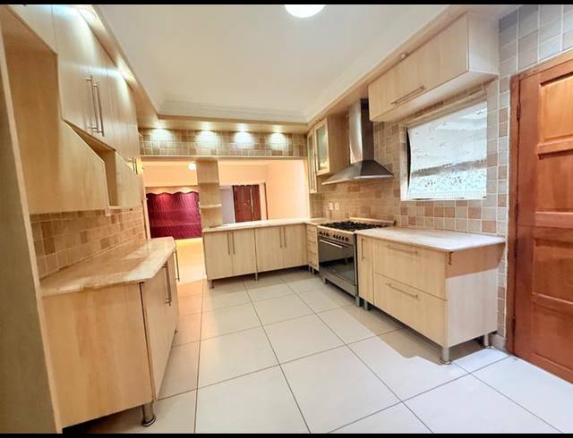 4 BEDROOM HOUSE FOR SALE IN VANDERBIJLPARK SE 7